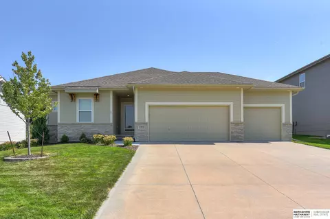 8903 S 169th St, Omaha, NE 68136