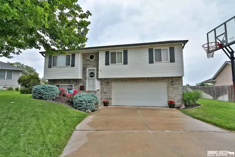 950 Garden St, Bennet, NE 68317