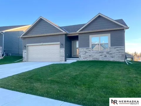 21159 Meredith Ave, Elkhorn, NE 68022