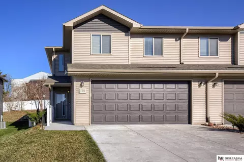 17038 Hawthorne Ave, Omaha, NE 68118