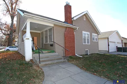3445 A St, Lincoln, NE 68510