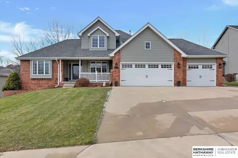 915 Pheasant Cir, Blair, NE 68008