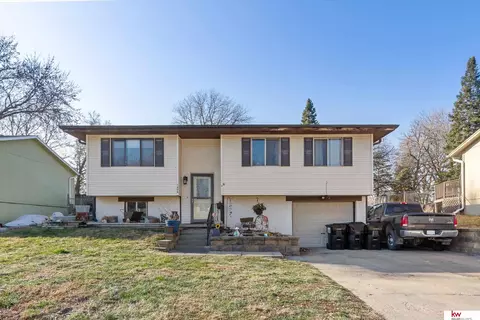 1406 James St, Plattsmouth, NE 68048
