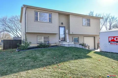 1730 SW 23 St, Lincoln, NE 68522