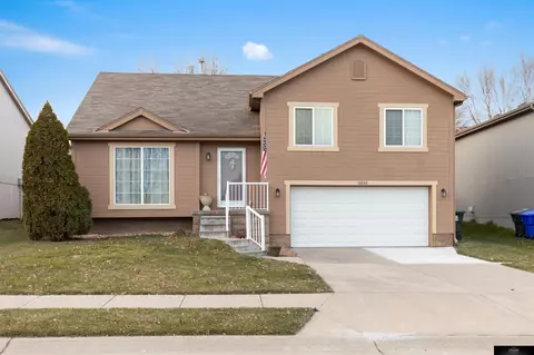 18026 Margo St, Omaha, NE 68136