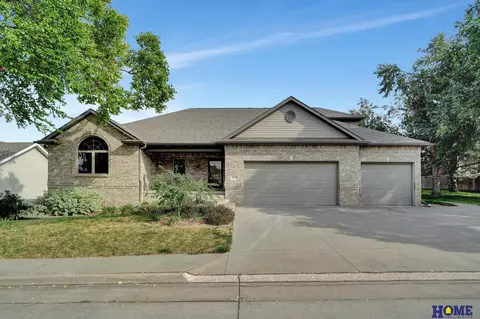 6930 Forest Lake Blvd, Lincoln, NE 68516