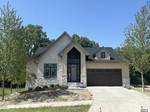 20142 W St, Omaha, NE 68135