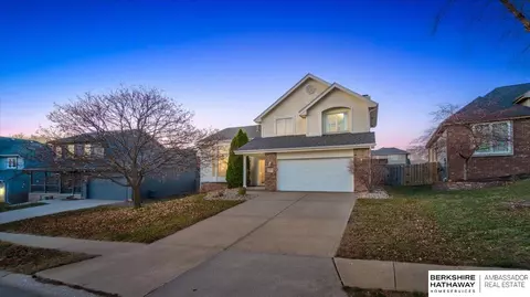 16618 Taylor St, Omaha, NE 68116