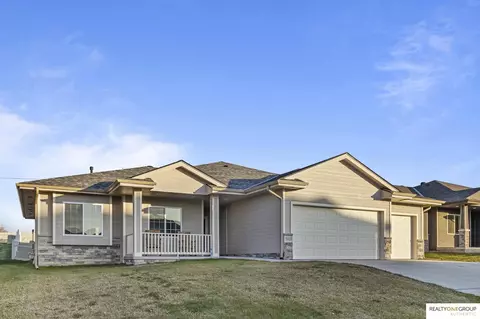 5915 N 168th Ave, Omaha, NE 68116