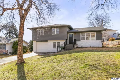 2101 Victoria Ave, Bellevue, NE 68005