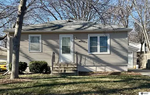 1811 N 59 St, Lincoln, NE 68505