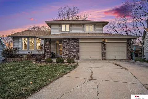 210 S 150th Cir, Omaha, NE 68154