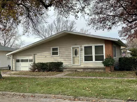 102 S 17th St, Nebraska City, NE 68410