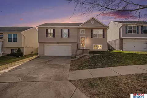 14455 Leeman St, Bennington, NE 68007