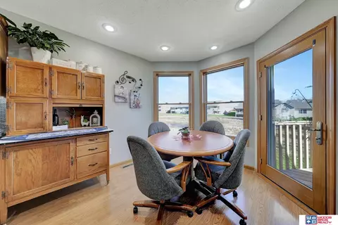 Dining - 706 Clearwater Cir, Beatrice, NE 68310 photo 2 of 3