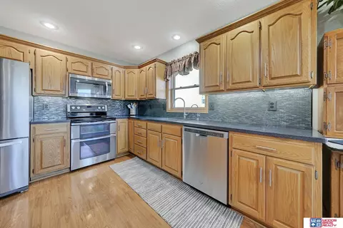 Kitchen - 706 Clearwater Cir, Beatrice, NE 68310 photo 3 of 7