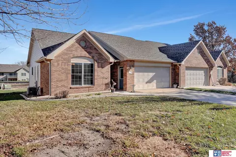 Exterior - 706 Clearwater Cir, Beatrice, NE 68310 photo 4 of 9