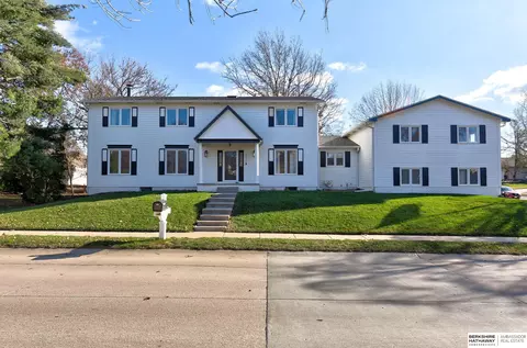 9423 Adams St, Omaha, NE 68127