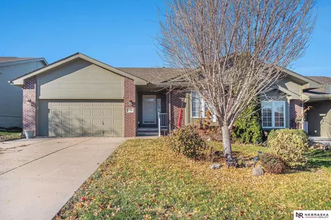 7706 S 162nd St, Omaha, NE 68136