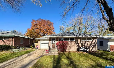 5210 Wilshire Blvd, Lincoln, NE 68504