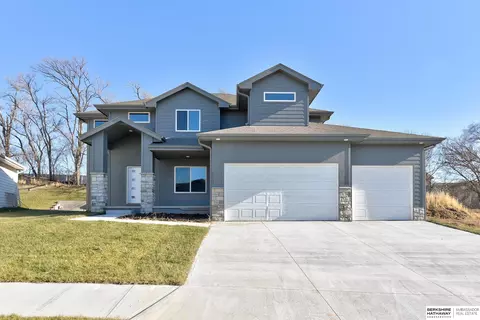 7705 S 198th St, Gretna, NE 68028