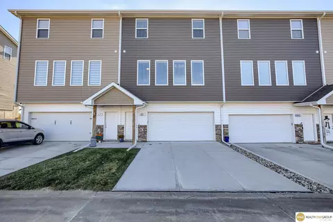 18183 Polk Ct, Omaha, NE 68135