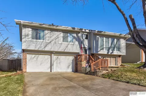 13528 Edna St, Omaha, NE 68138