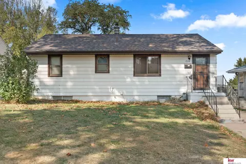 2834 Drexel St, Omaha, NE 68107