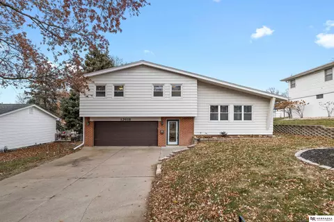 12618 O St, Omaha, NE 68137