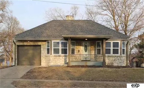 3307 N 43rd St, Omaha, NE 68111