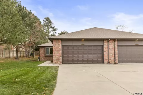 6941 Old Post Pl, Lincoln, NE 68506