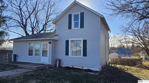 435 E 2nd St, Wahoo, NE 68066 photo 2