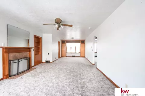 526 E 5th St, Superior, NE 68978 photo 3