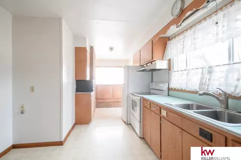 526 E 5th St, Superior, NE 68978 photo 12