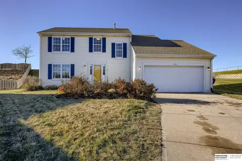 9910 Melissa Cir, La Vista, NE 68128