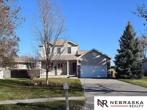 8248 Bancroft Ave, Lincoln, NE 68506