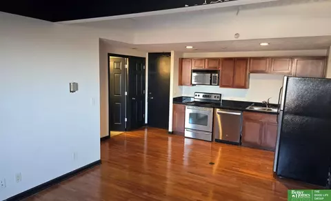 105 N 31st Ave #406, Omaha, NE 68131