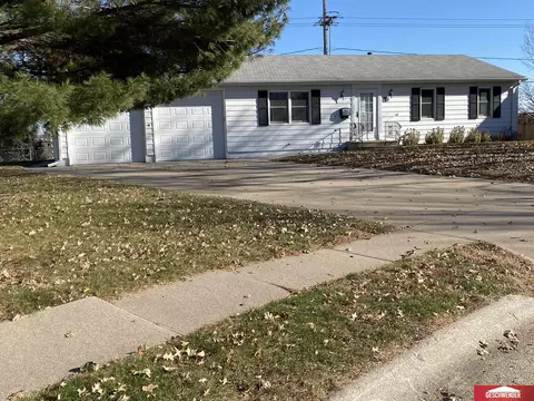 1871 S 133 St, Omaha, NE 68144