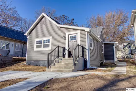 906 2nd Ave, Plattsmouth, NE 68048