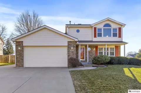 7601 Grand Oaks Cir, Lincoln, NE 68516
