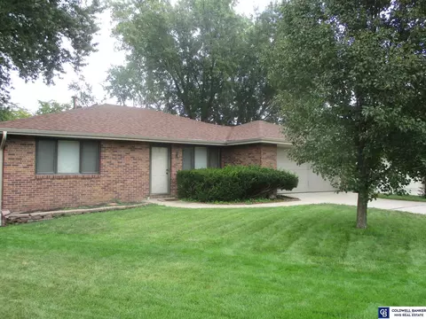 5900 English Park Ct, Lincoln, NE 68516