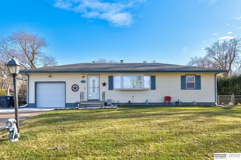 6301 N 63rd St, Omaha, NE 68104