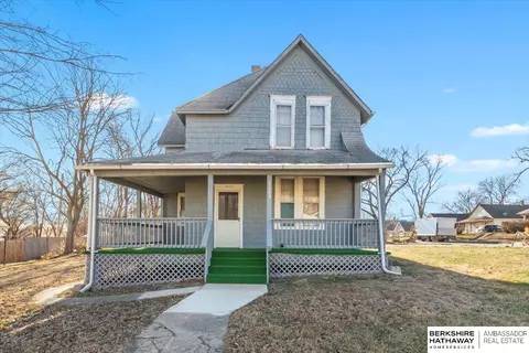 3539 Grand Ave, Omaha, NE 68111