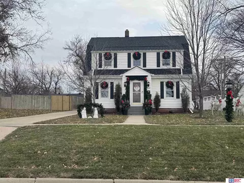 1114 N 11th St, Beatrice, NE 68310