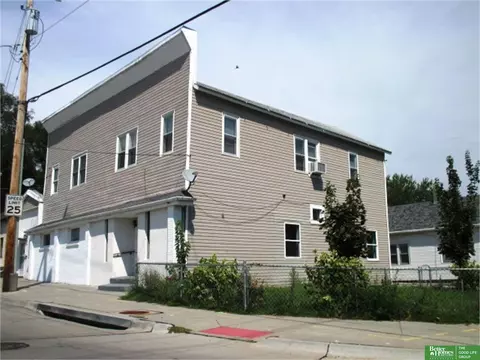 1113 S 22nd St, Omaha, NE 68108
