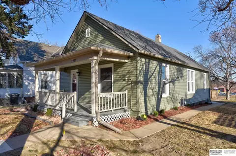 2737 S 9th St, Omaha, NE 68108