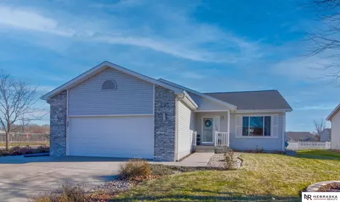 10660 Northloch St, Waverly, NE 68462