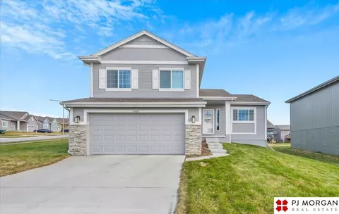 8025 N 85th St, Omaha, NE 68122