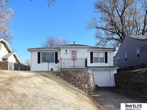 2517 S 42 St, Omaha, NE 68105
