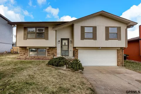 15138 Monroe St, Omaha, NE 68137